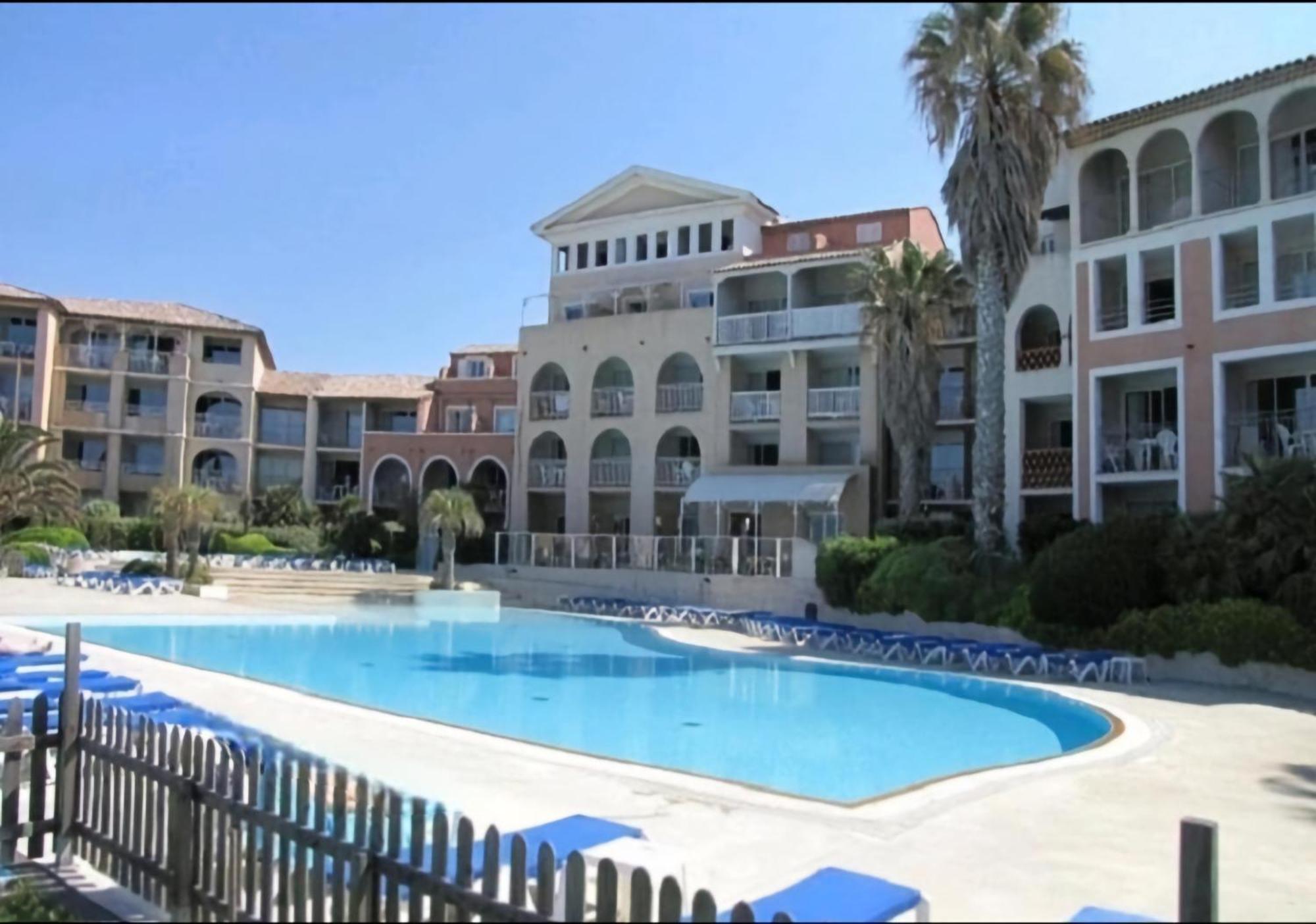 Appartement T2 - Bord De Mer - Piscine Six-Fours-les-Plages Exterior photo